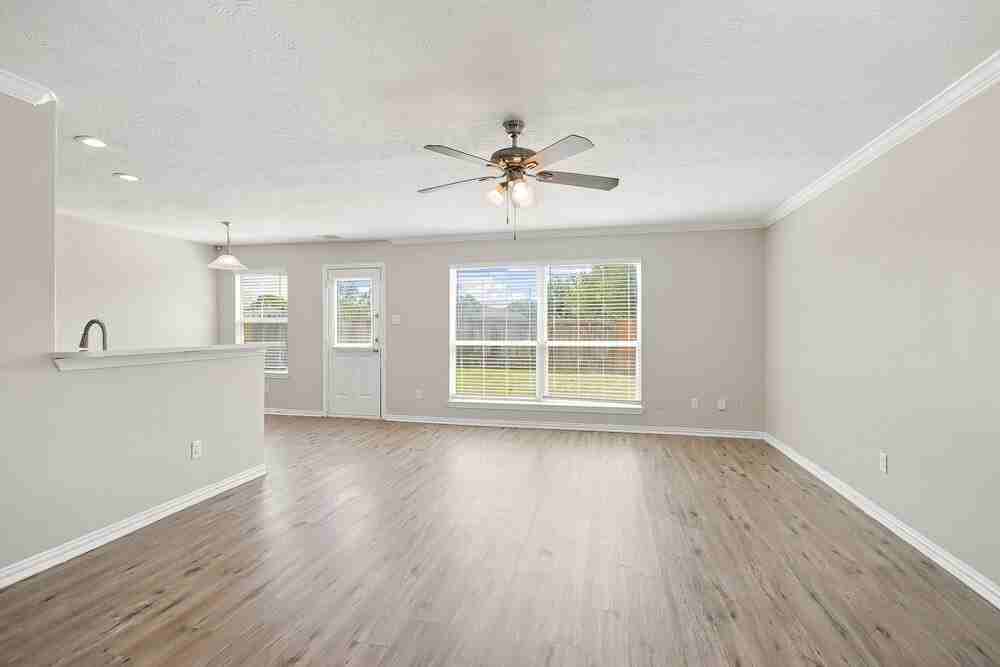 2702 Shearwater Bend Dr - Photo 4 of 17