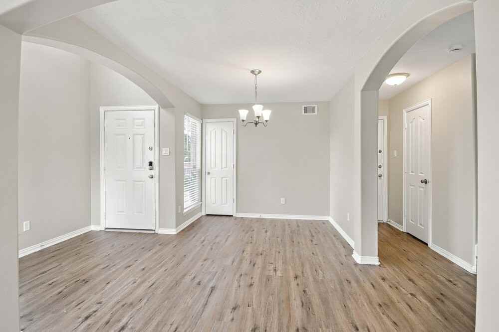 2702 Shearwater Bend Dr - Photo 6 of 17