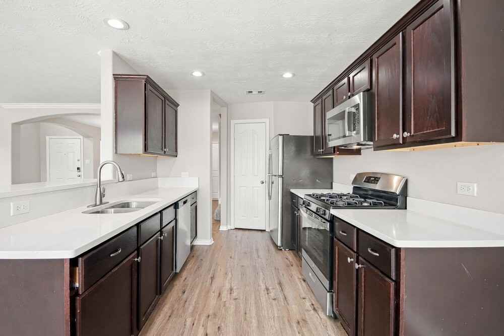 2702 Shearwater Bend Dr - Photo 7 of 17