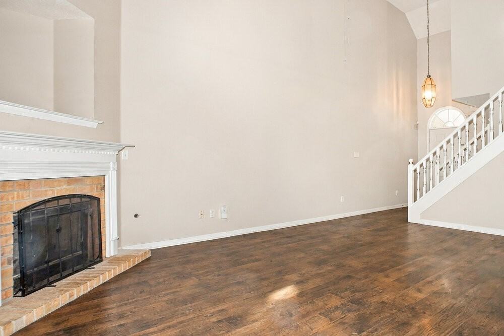 375 Dogwood Spring Dr - Photo 4 of 17