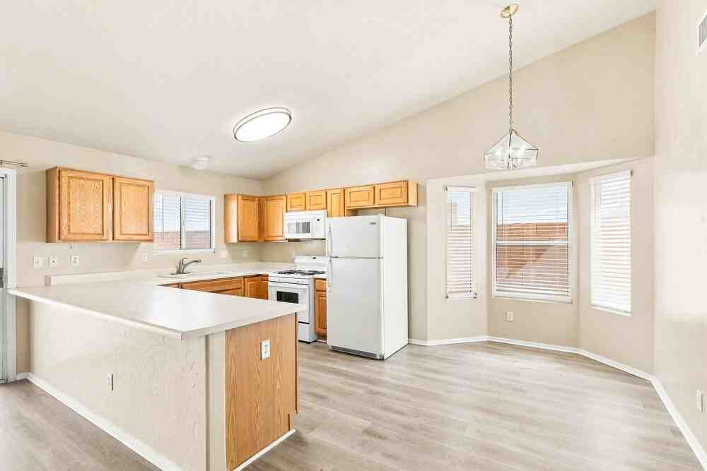 9617 E Paseo Juan Tabo - Photo 5 of 16