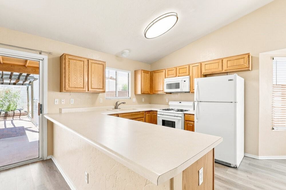 9617 E Paseo Juan Tabo - Photo 6 of 16