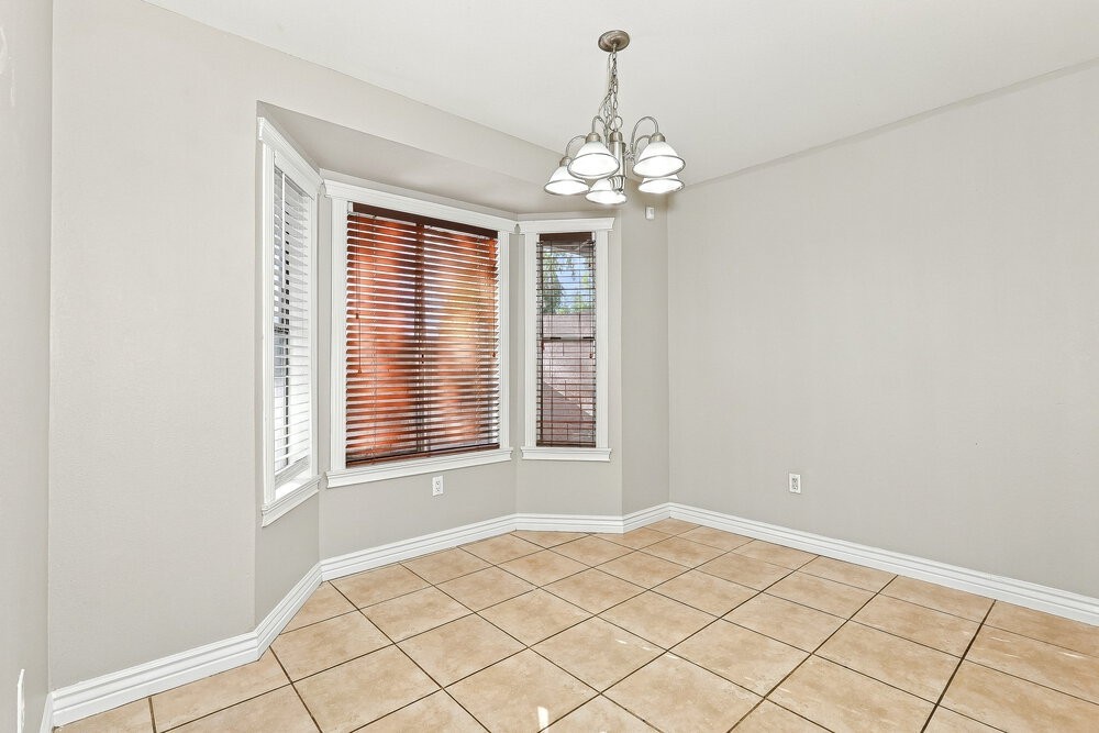 1915 S 39th St #7 - Photo 6 of 17