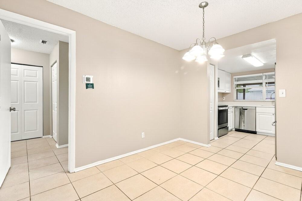 948 16th Ln - Photo 7 of 16