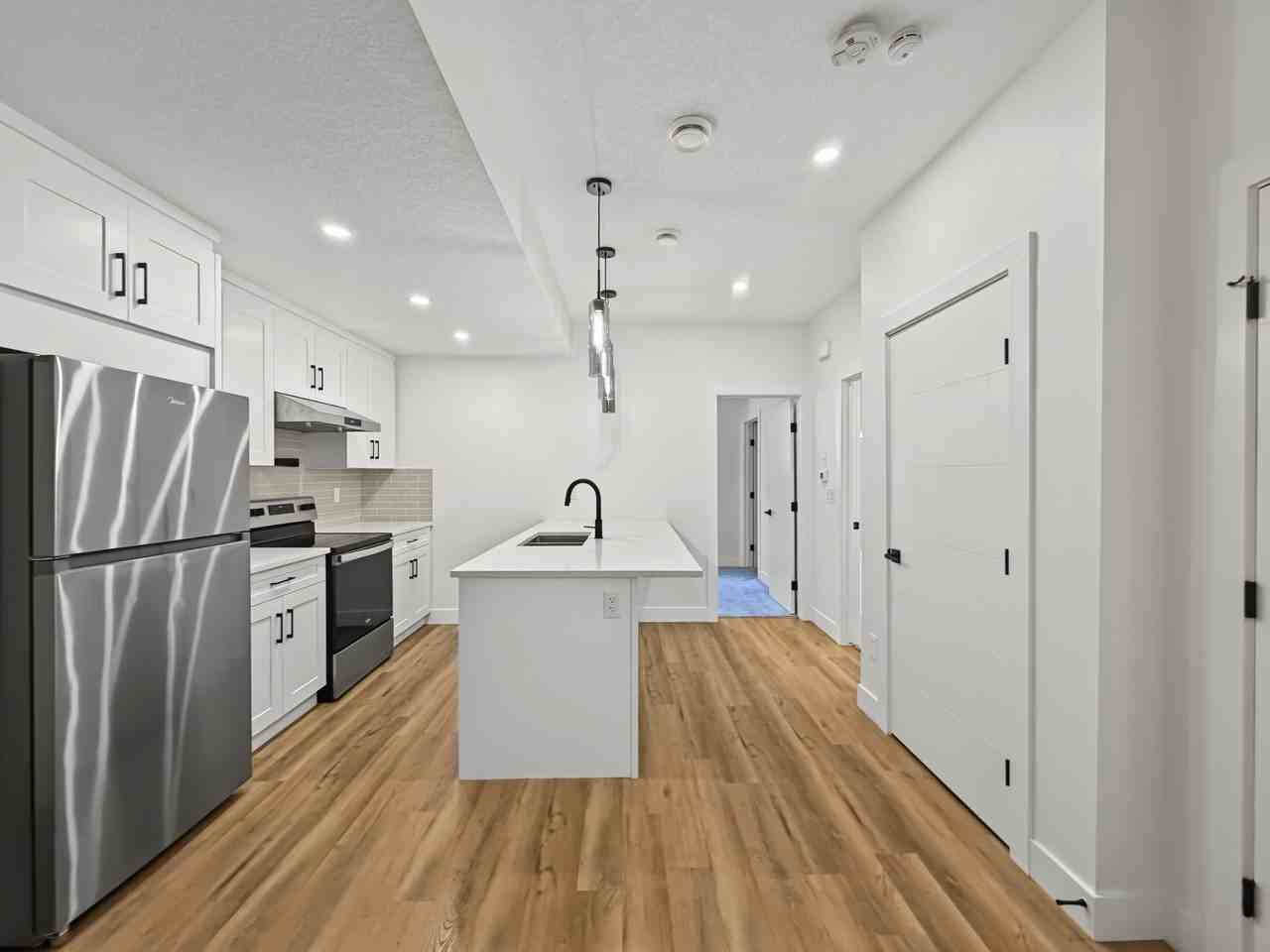 258 22 Ave Ne - Photo 6 of 14
