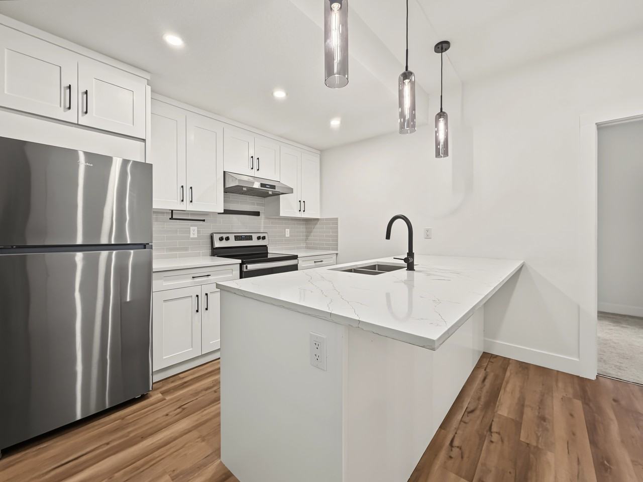 258 22 Ave Ne - Photo 7 of 14