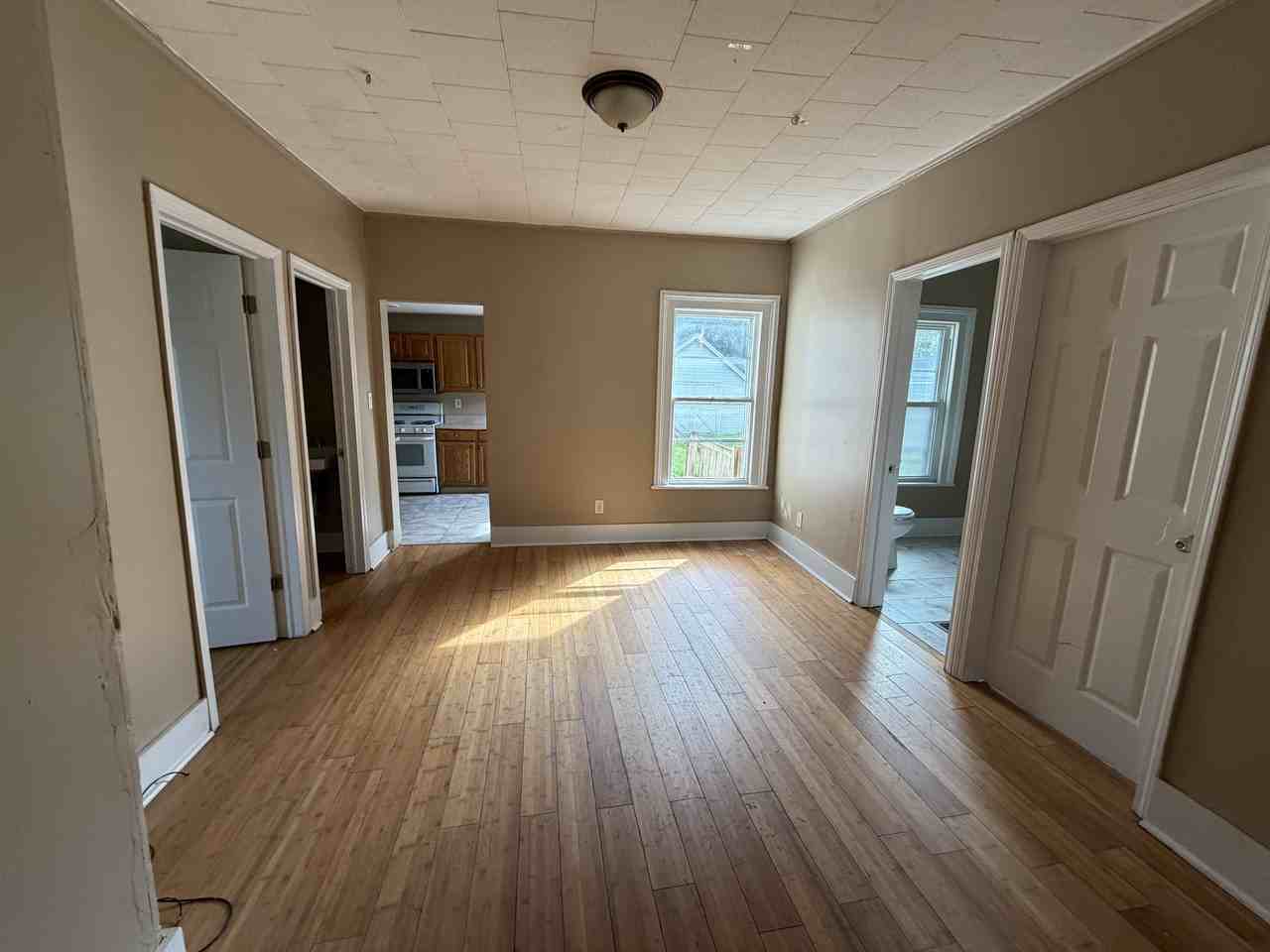 104 Warner St #1 - Photo 7 of 8