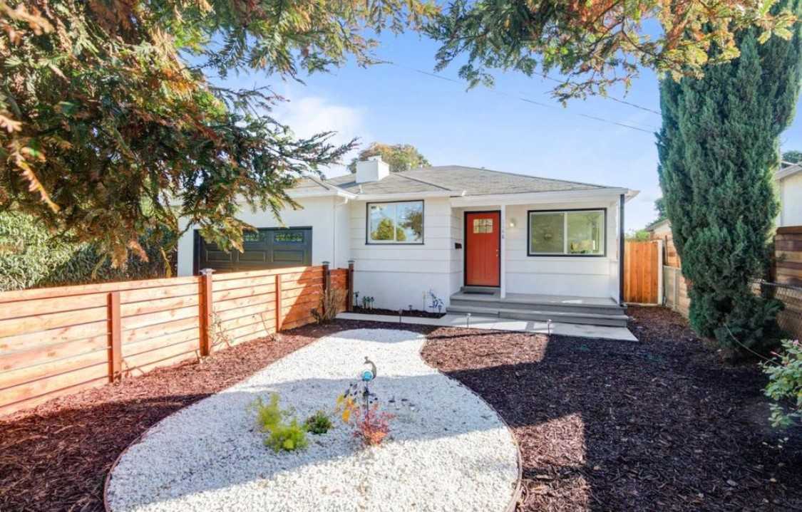 1148 Camellia Dr #1 - Photo 3 of 15