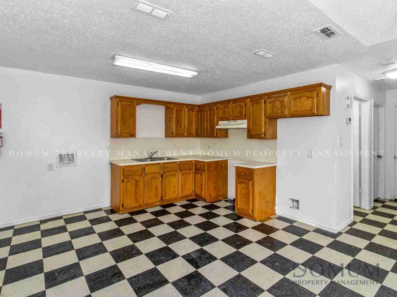 603 N Saint Marie St #3