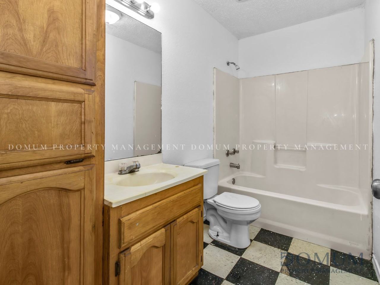 603 N Saint Marie St #3 - Photo 3 of 14