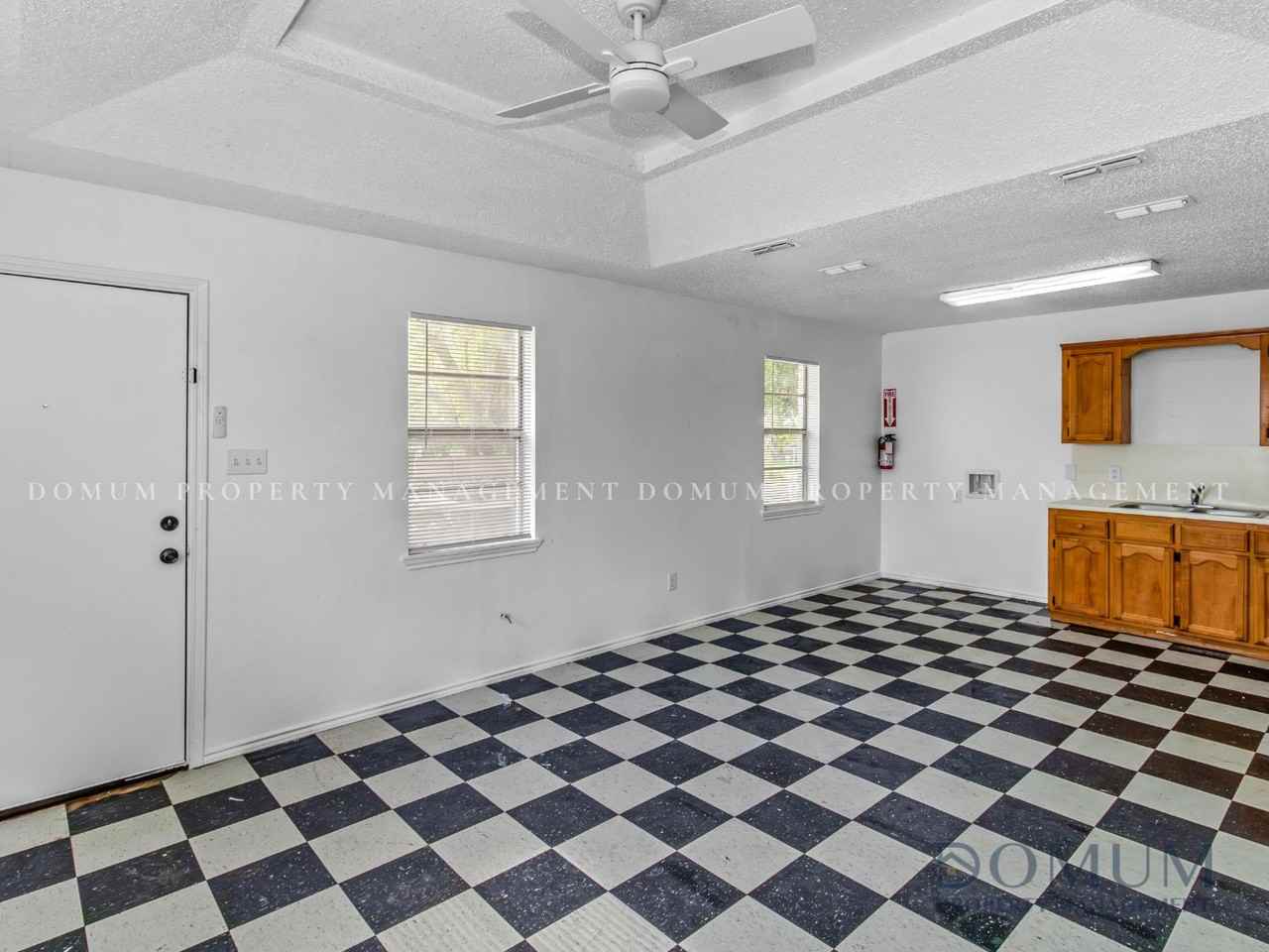 603 N Saint Marie St #3 - Photo 4 of 14