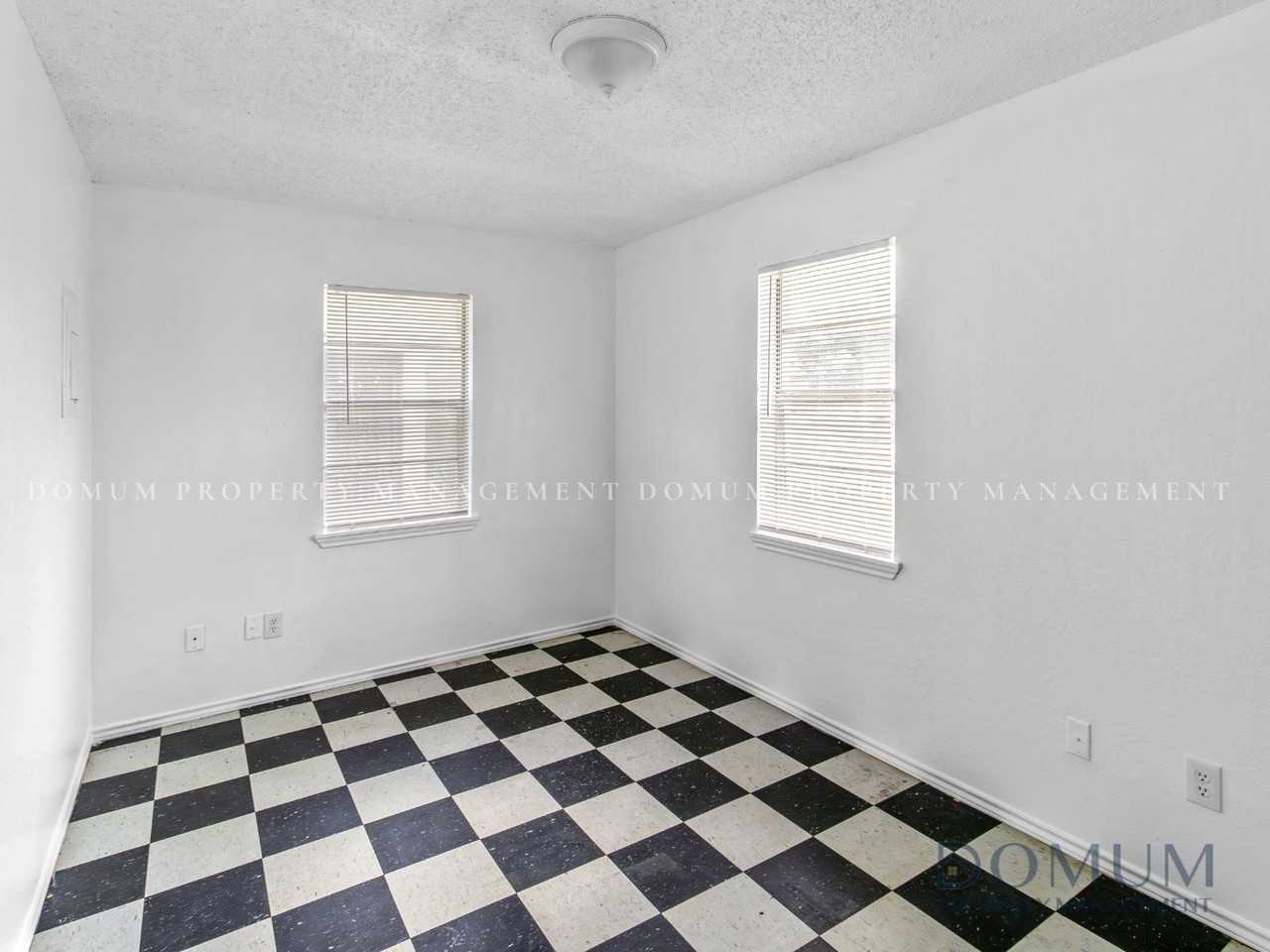 603 N Saint Marie St #3 - Photo 5 of 14
