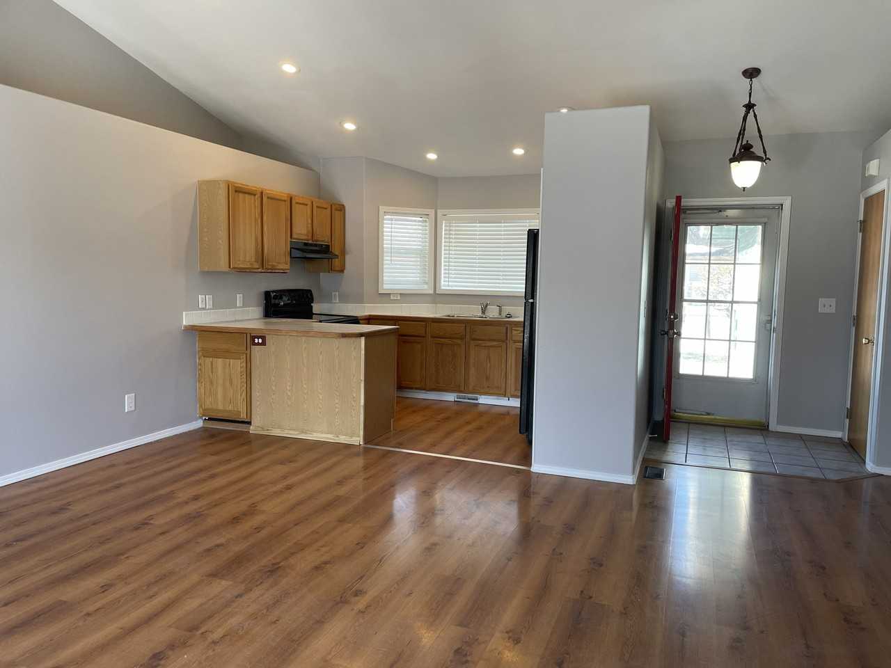 880 Aspen Pl #1 - Photo 4 of 26