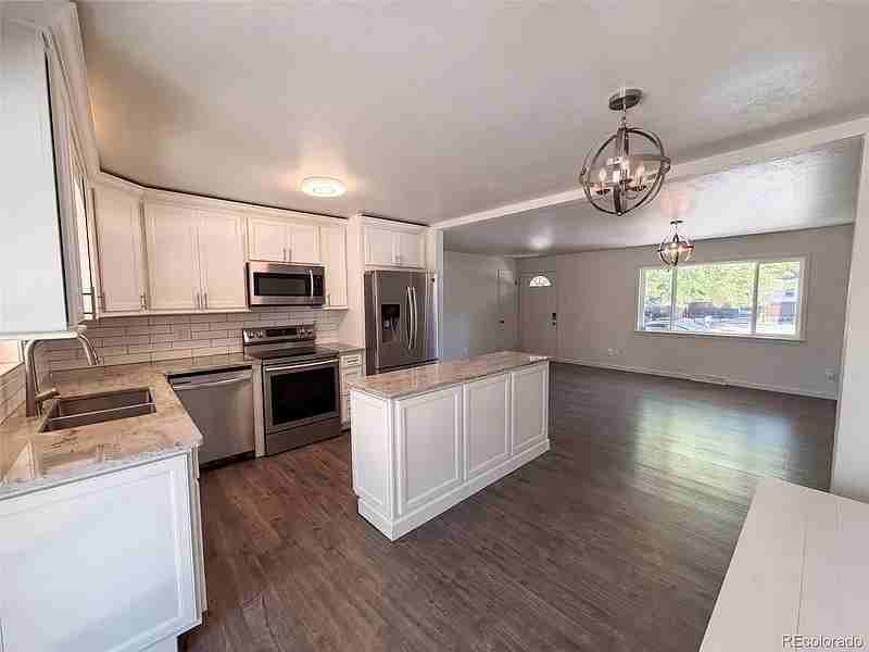 223 Orion Street - Photo 2 of 10