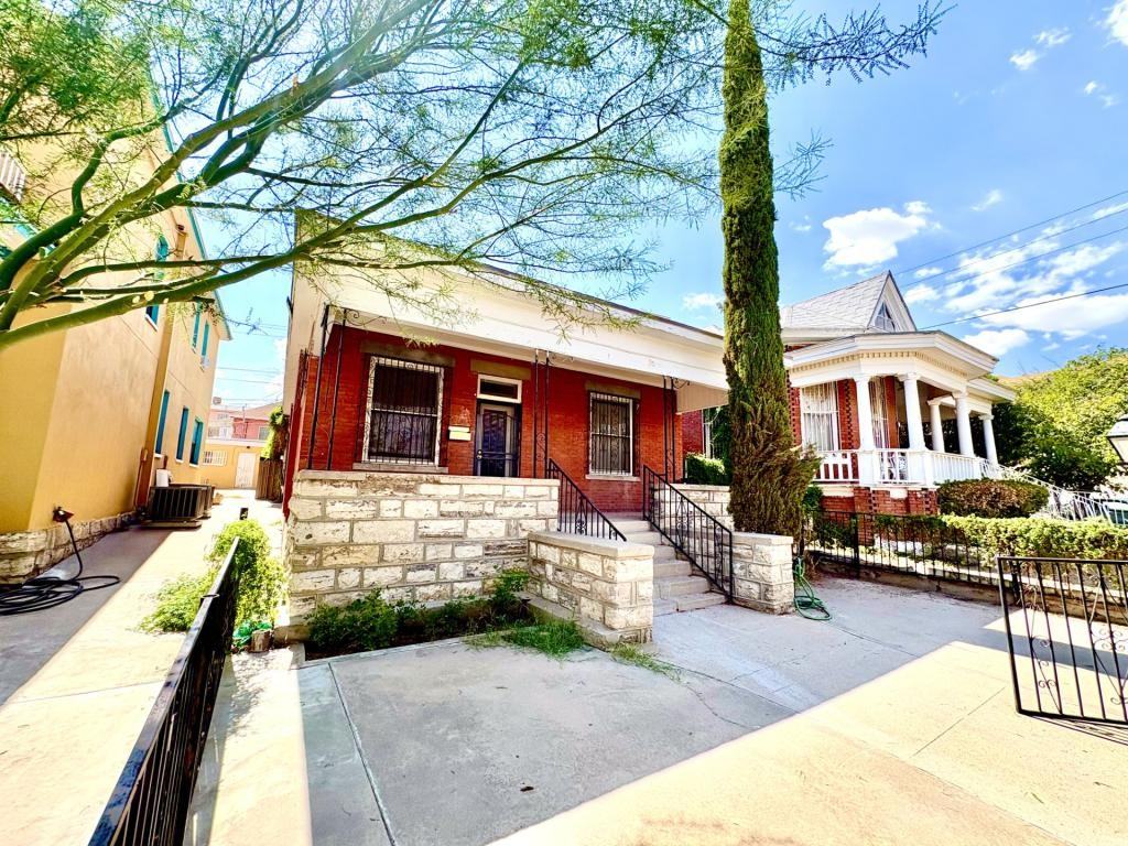 1219 N Laurel St - Photo 2 of 16