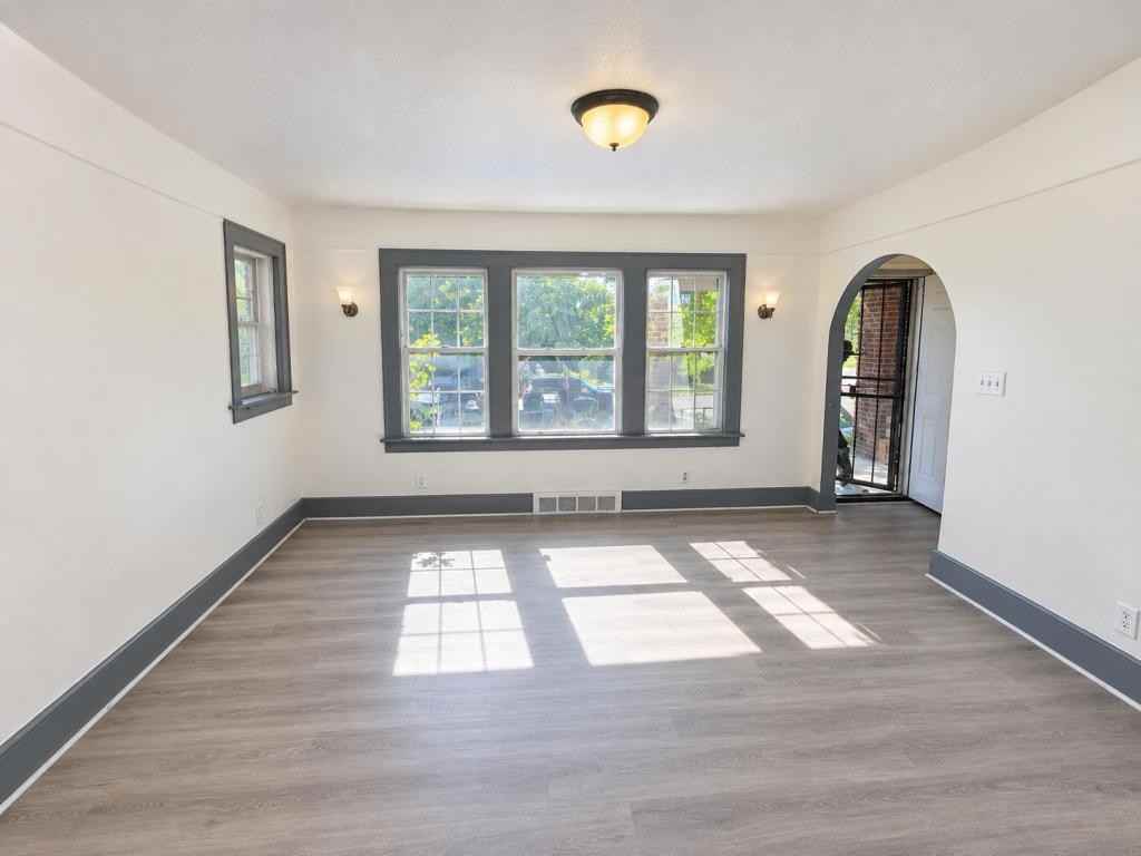5396 Allendale St - Photo 2 of 12