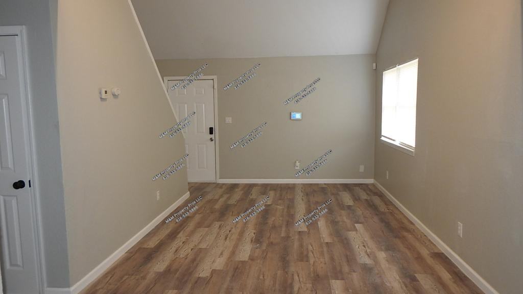 5934 Elmwood Ave - Photo 4 of 23
