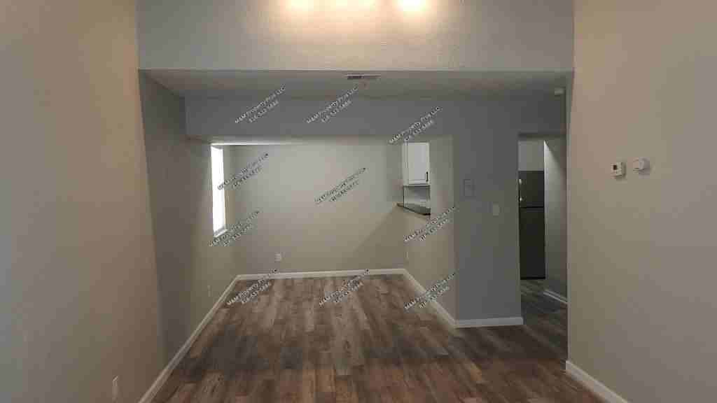 5934 Elmwood Ave - Photo 5 of 23