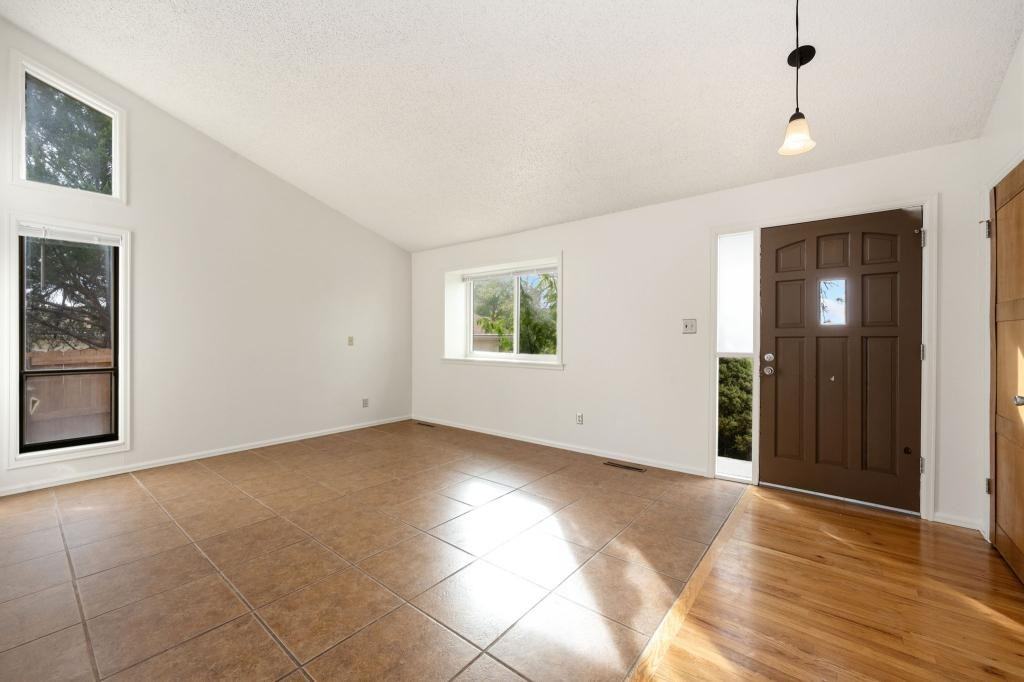 2215 Derby Hill Dr - Photo 2 of 15