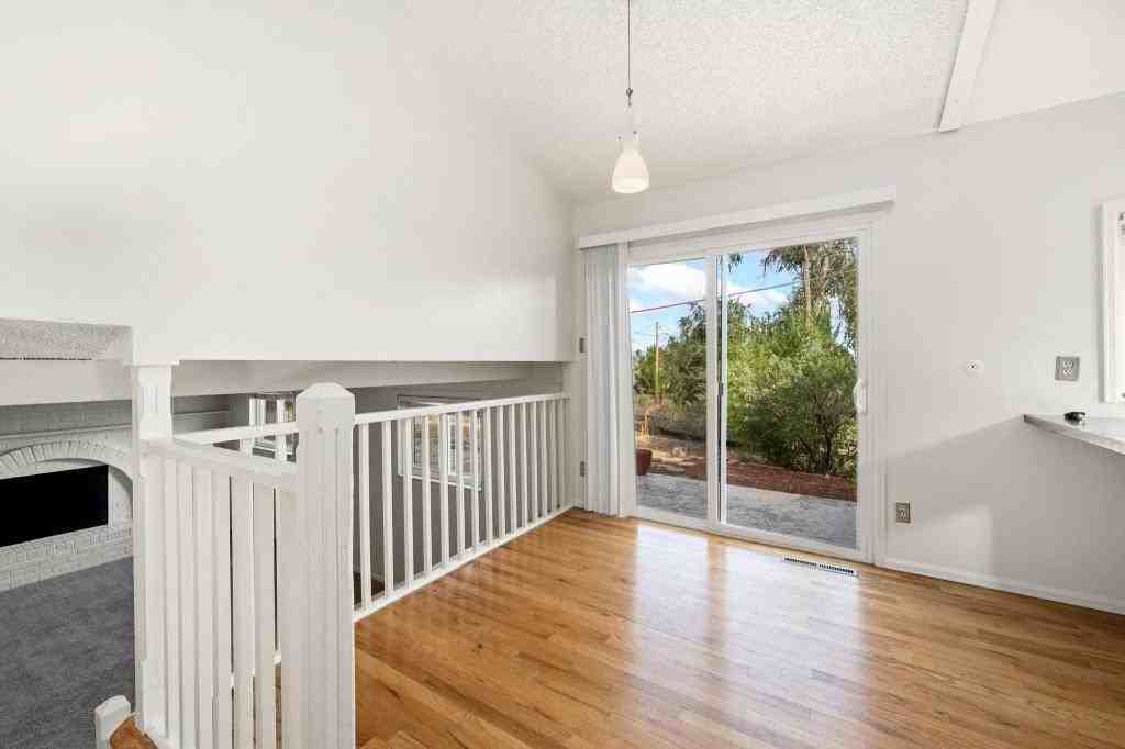 2215 Derby Hill Dr - Photo 5 of 15