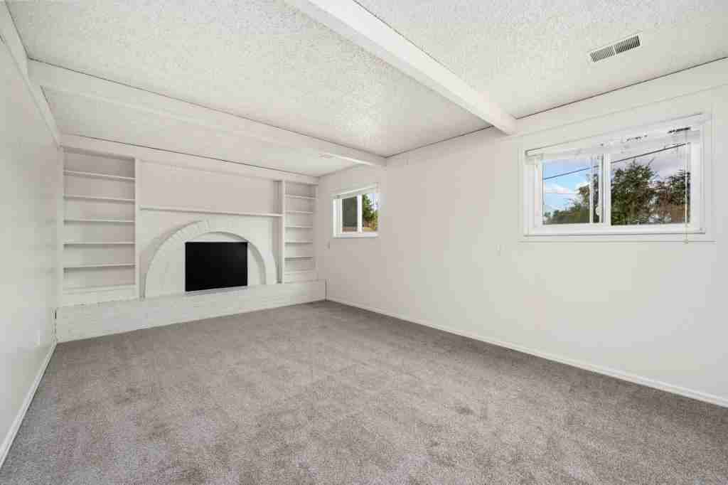 2215 Derby Hill Dr - Photo 6 of 15