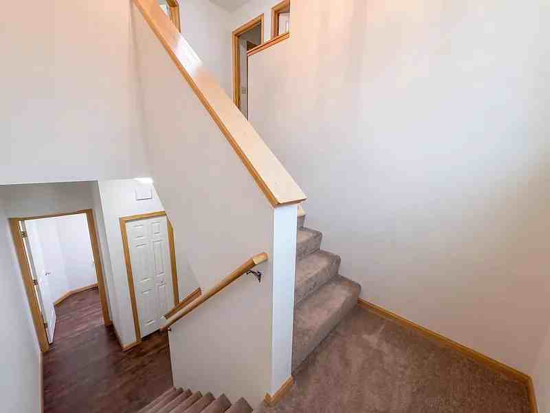 214 Christenson Way Northeast - Photo 3 of 11