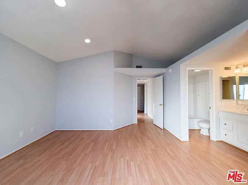 20021 Kent Lane - Photo 3 of 8