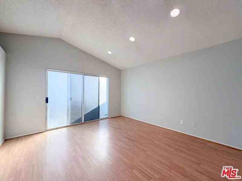 20021 Kent Lane - Photo 6 of 8