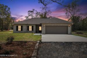 featured image of 11 Hammock Rd