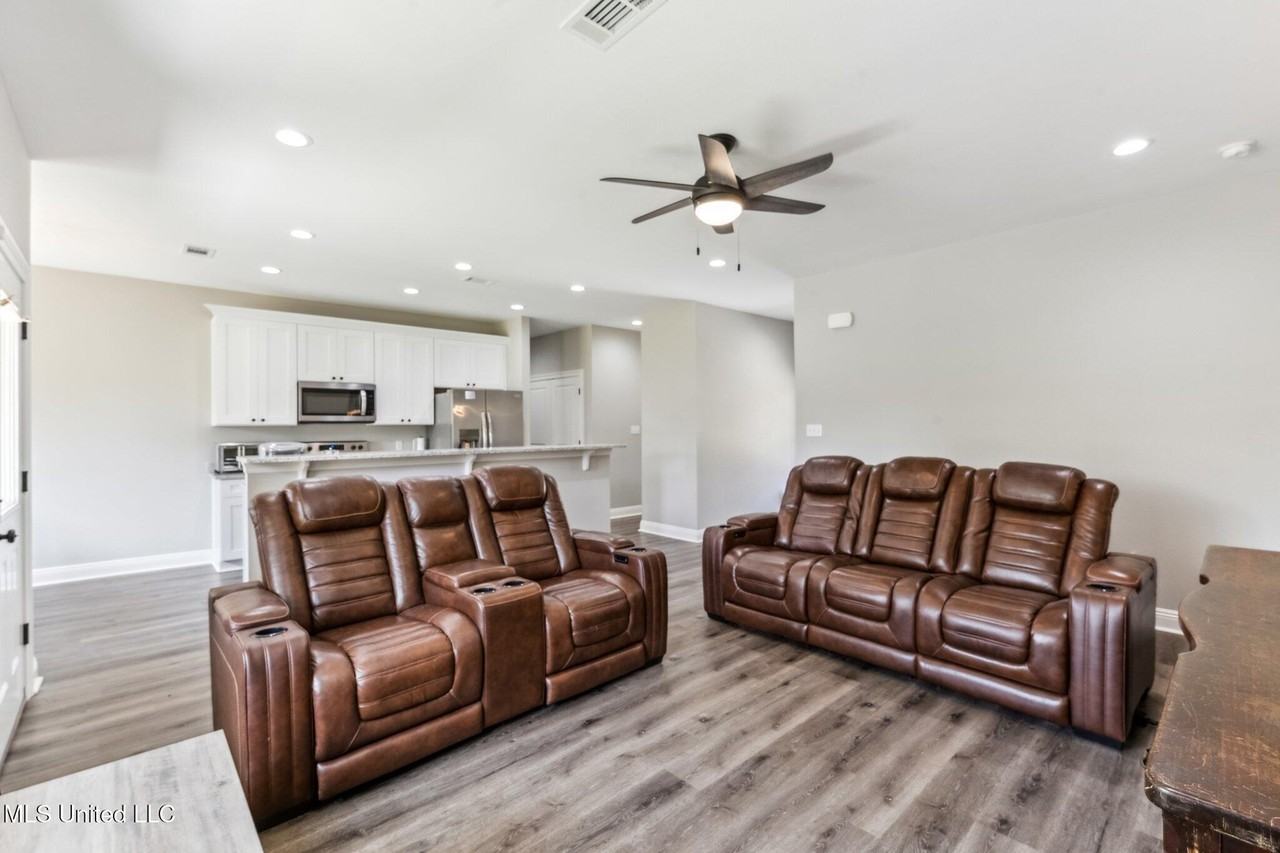 11 Hammock Rd - Photo 4 of 17
