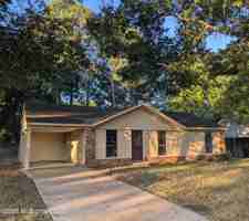 featured image of 2705 Magnolia Dr