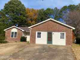 featured image of 926 Oaklawn Pl