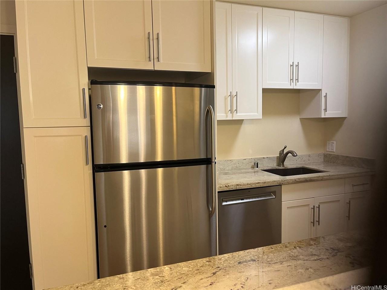 1800 Kaioo Dr #C309 - Photo 4 of 15