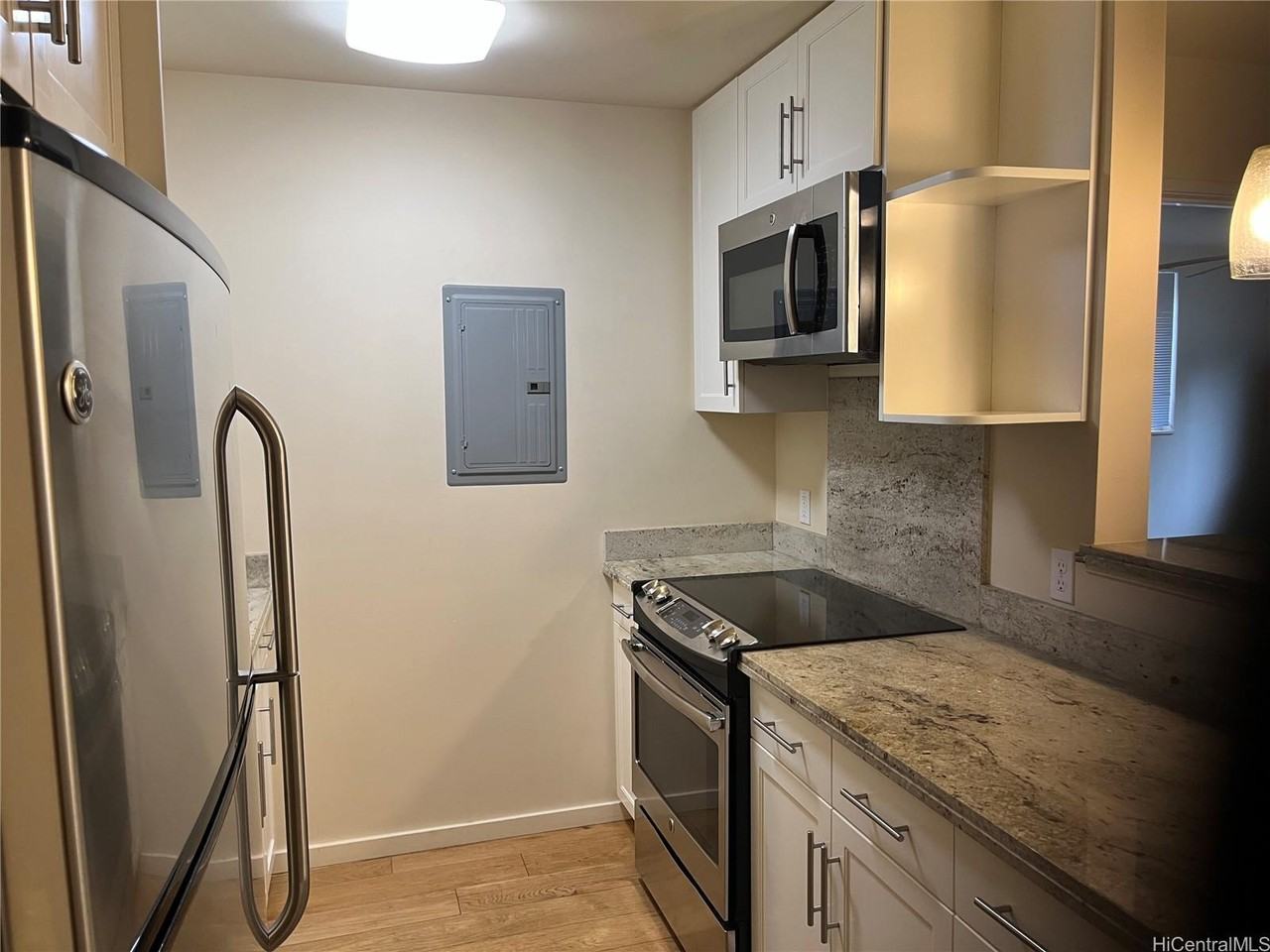 1800 Kaioo Dr #C309 - Photo 6 of 15