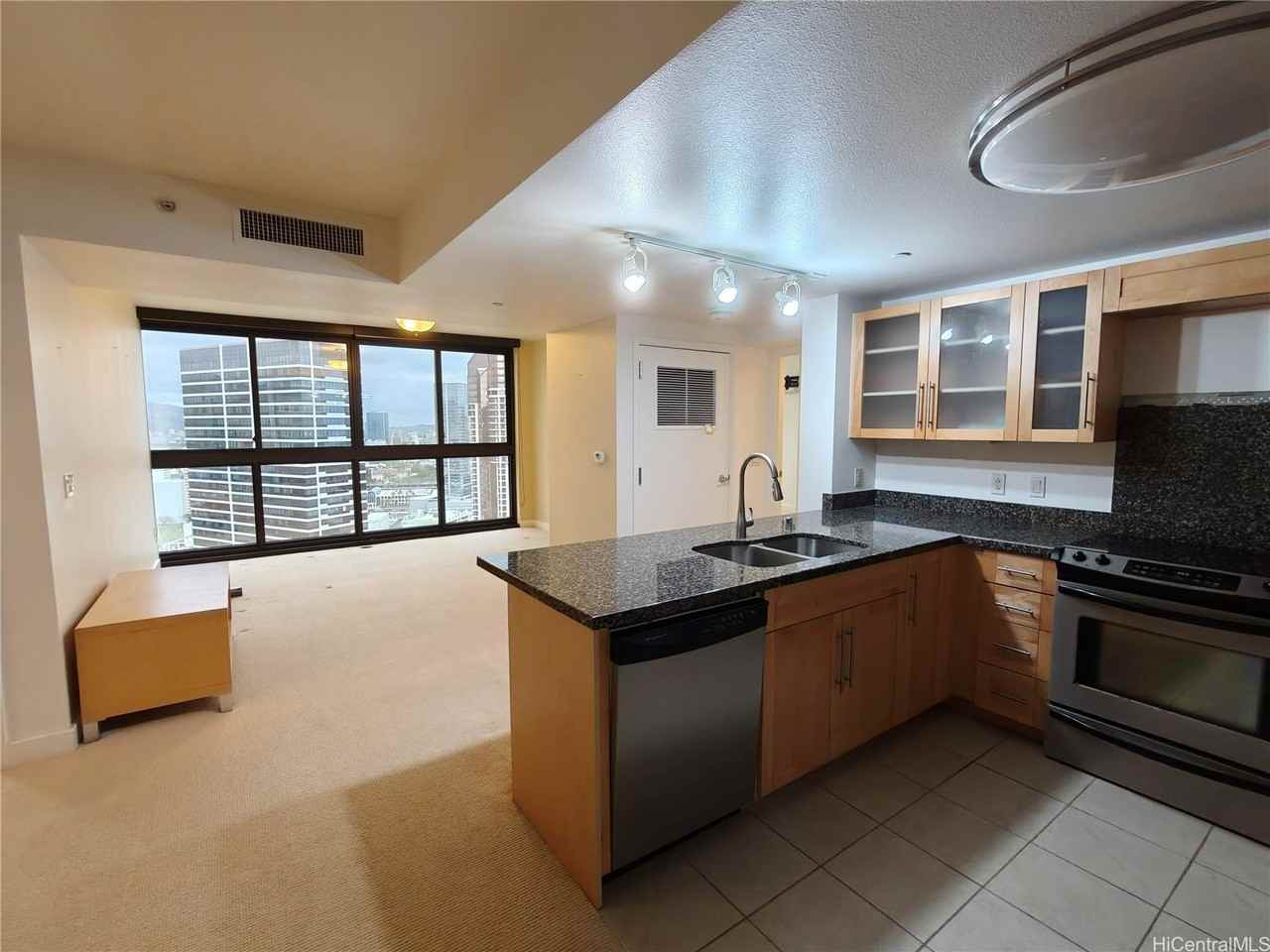 600 Queen St #3203 - Photo 2 of 8