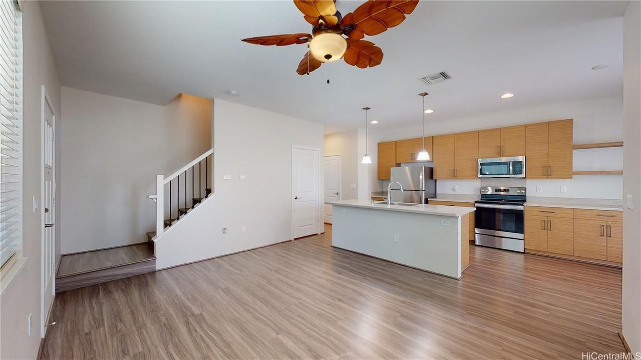 91-1841 Keaunui Dr #320 - Photo 2 of 25