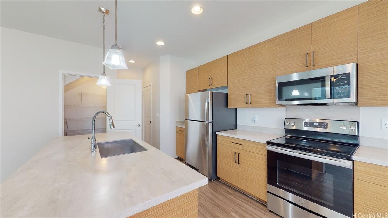 91-1841 Keaunui Dr #320 - Photo 4 of 25