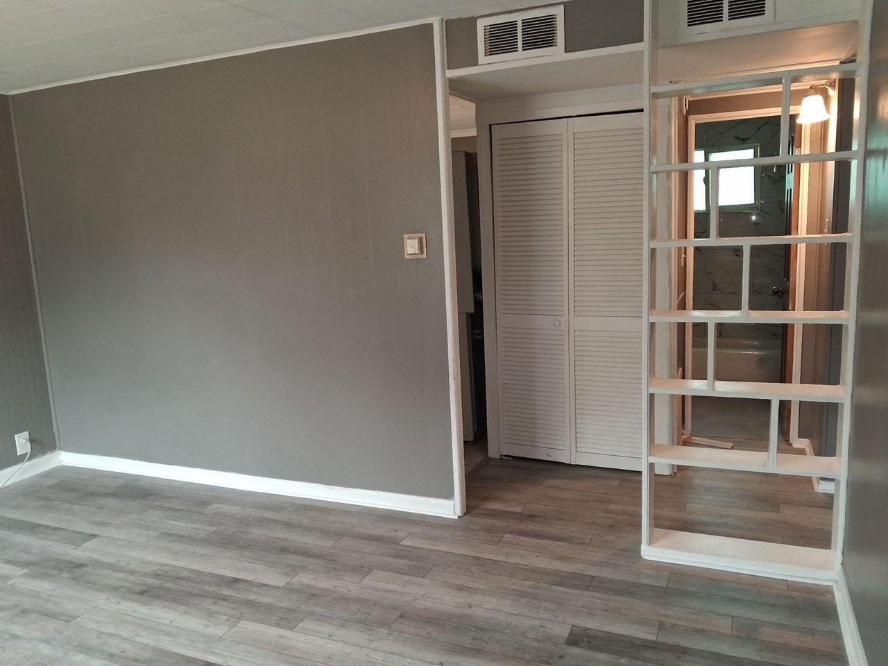 3121 Pulaski St - Photo 4 of 32