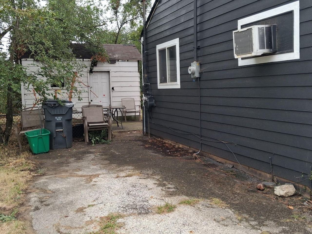 3121 Pulaski St - Photo 6 of 32