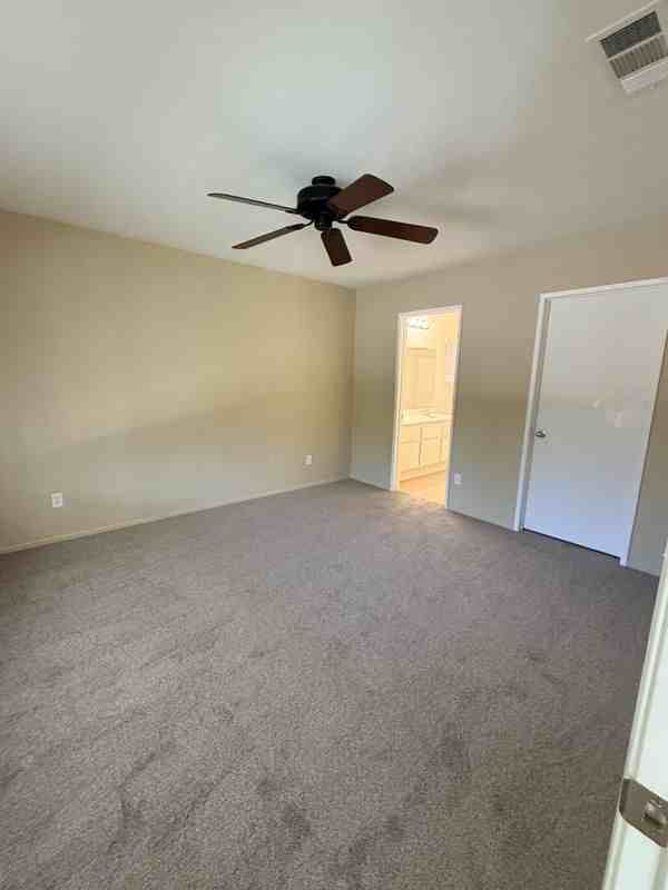 11931 Cove Ct - Photo 6 of 14
