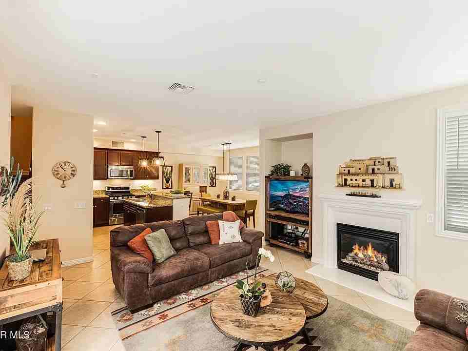 1501 Silver Shadow Dr - Photo 2 of 34