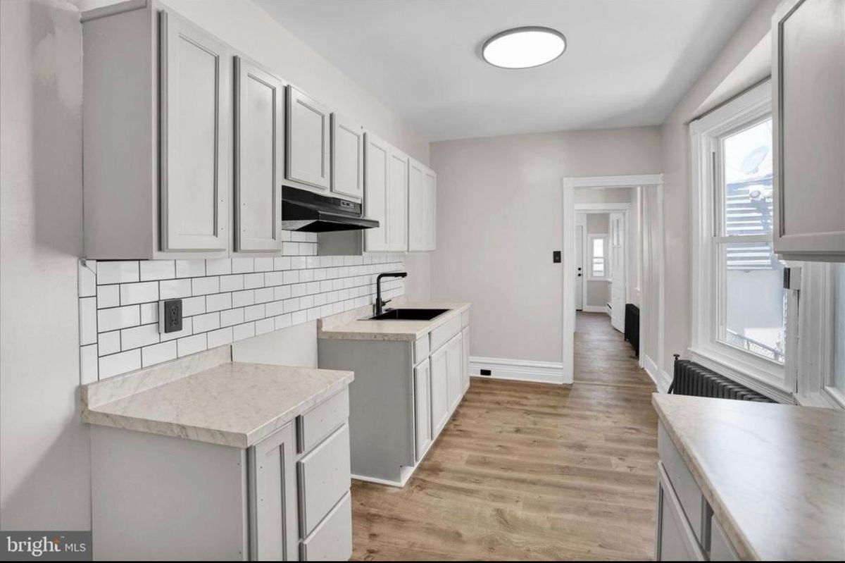 420 S 12th St - Photo 3 of 14