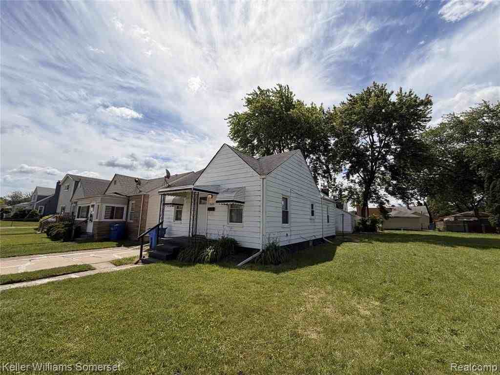 8226 Prospect Ave - Photo 2 of 13