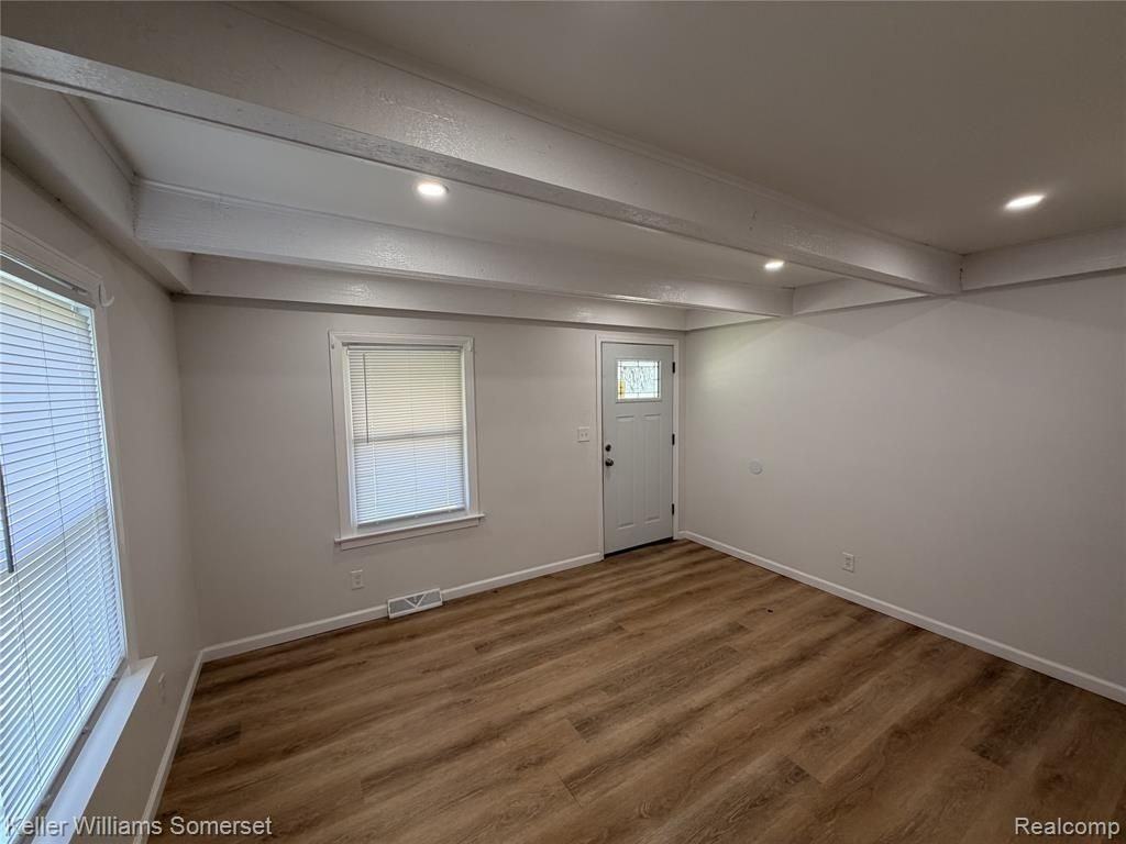 8226 Prospect Ave - Photo 4 of 13