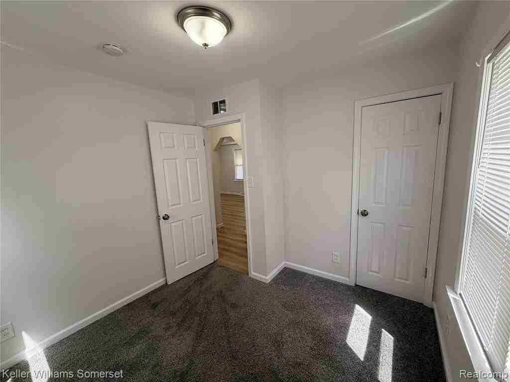 8226 Prospect Ave - Photo 5 of 13
