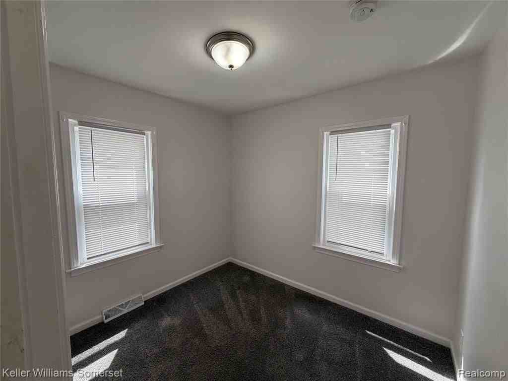 8226 Prospect Ave - Photo 6 of 13