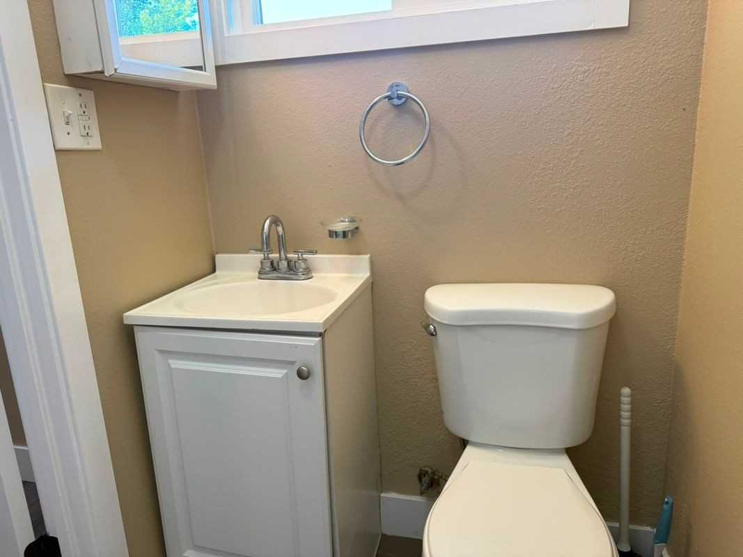 5453 Garfield Ave - Photo 6 of 20