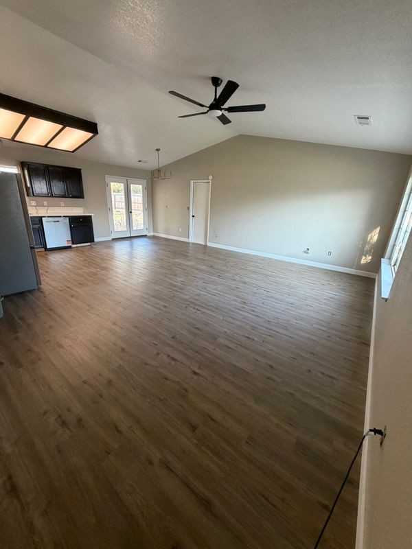 525 Cosart Ct - Photo 5 of 10