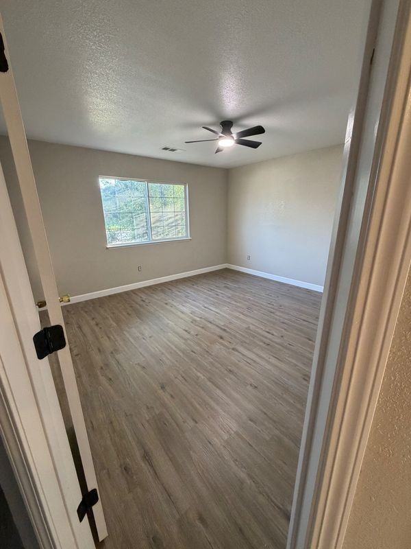 525 Cosart Ct - Photo 7 of 10