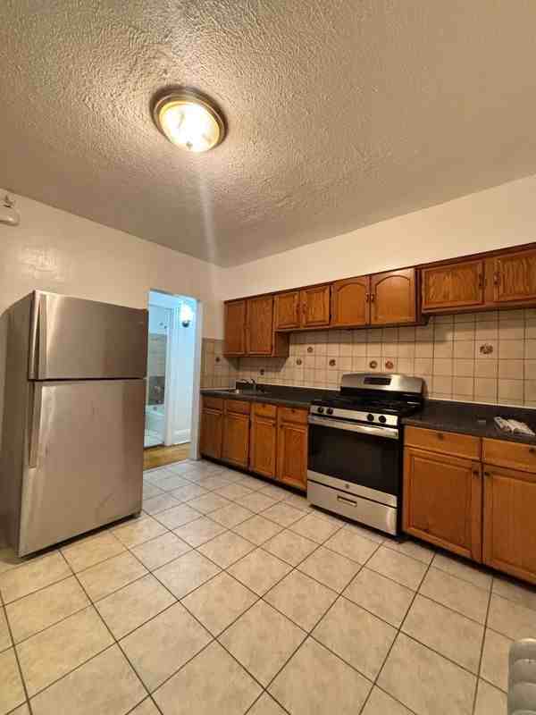 2215 Strang Ave ##1 - Photo 2 of 18